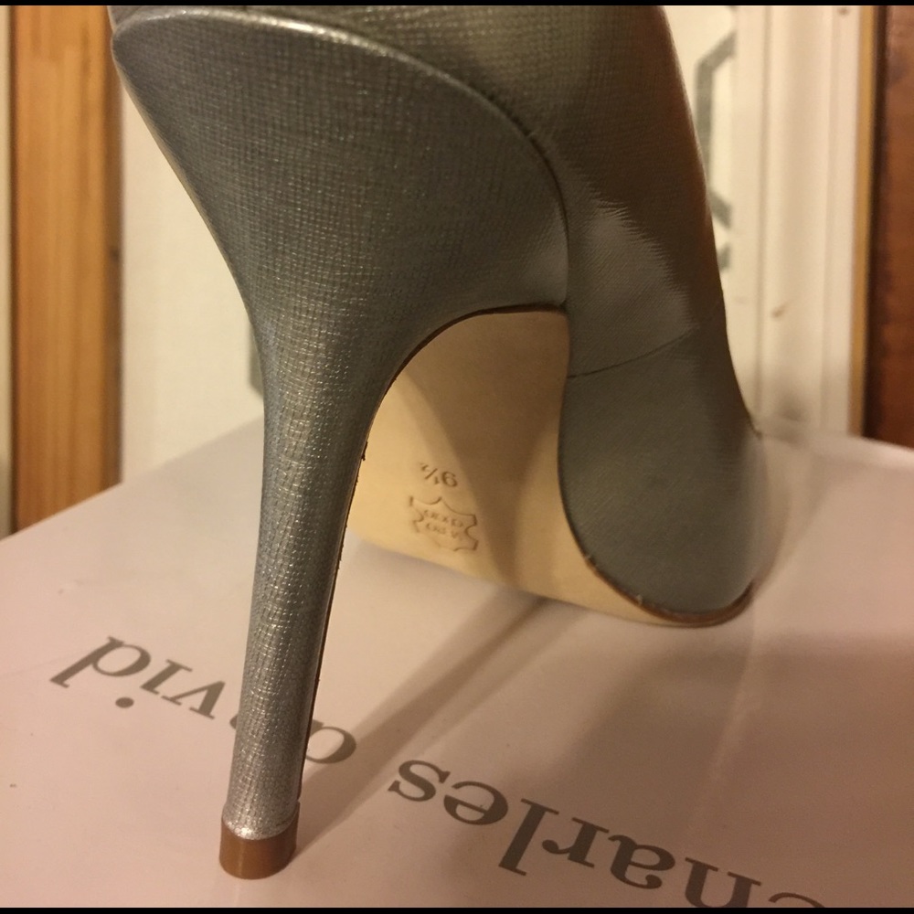 Silver heels - Picture 3 of 4